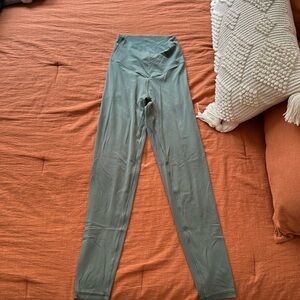 AERIE HIGH RISE CRISS CROSS LEGGINGS